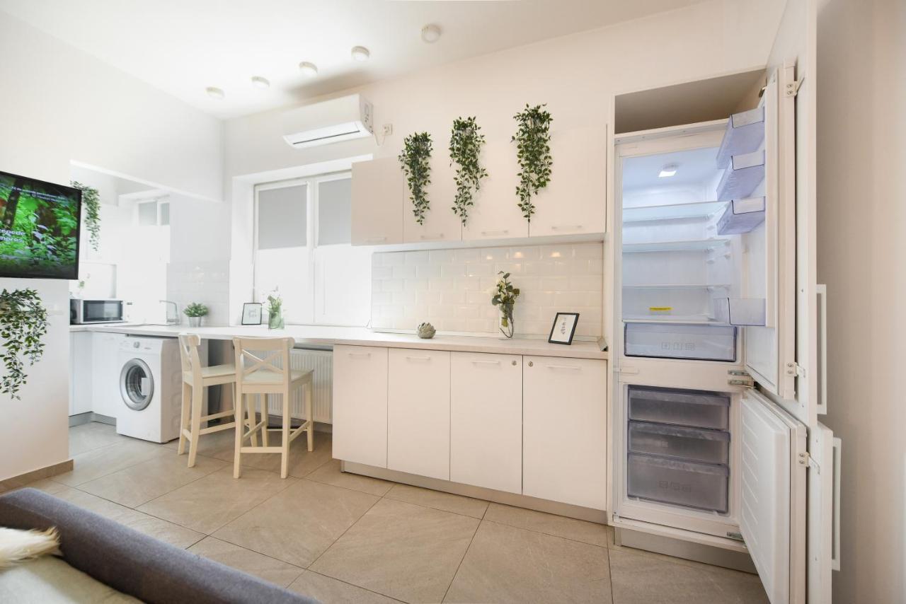 Read All About It - Stylish Central Studio Bucureşti Ngoại thất bức ảnh