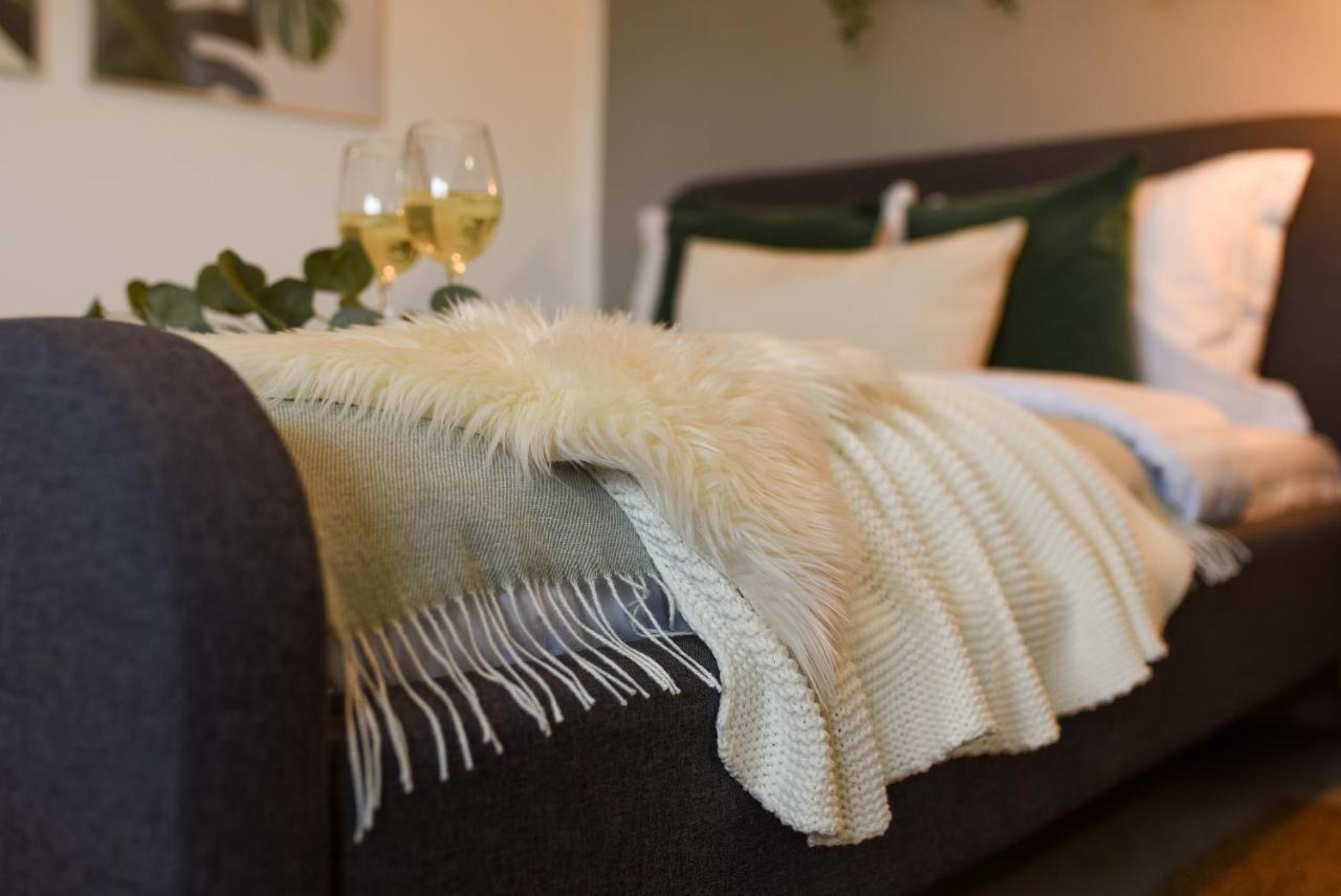 Read All About It - Stylish Central Studio Bucureşti Ngoại thất bức ảnh