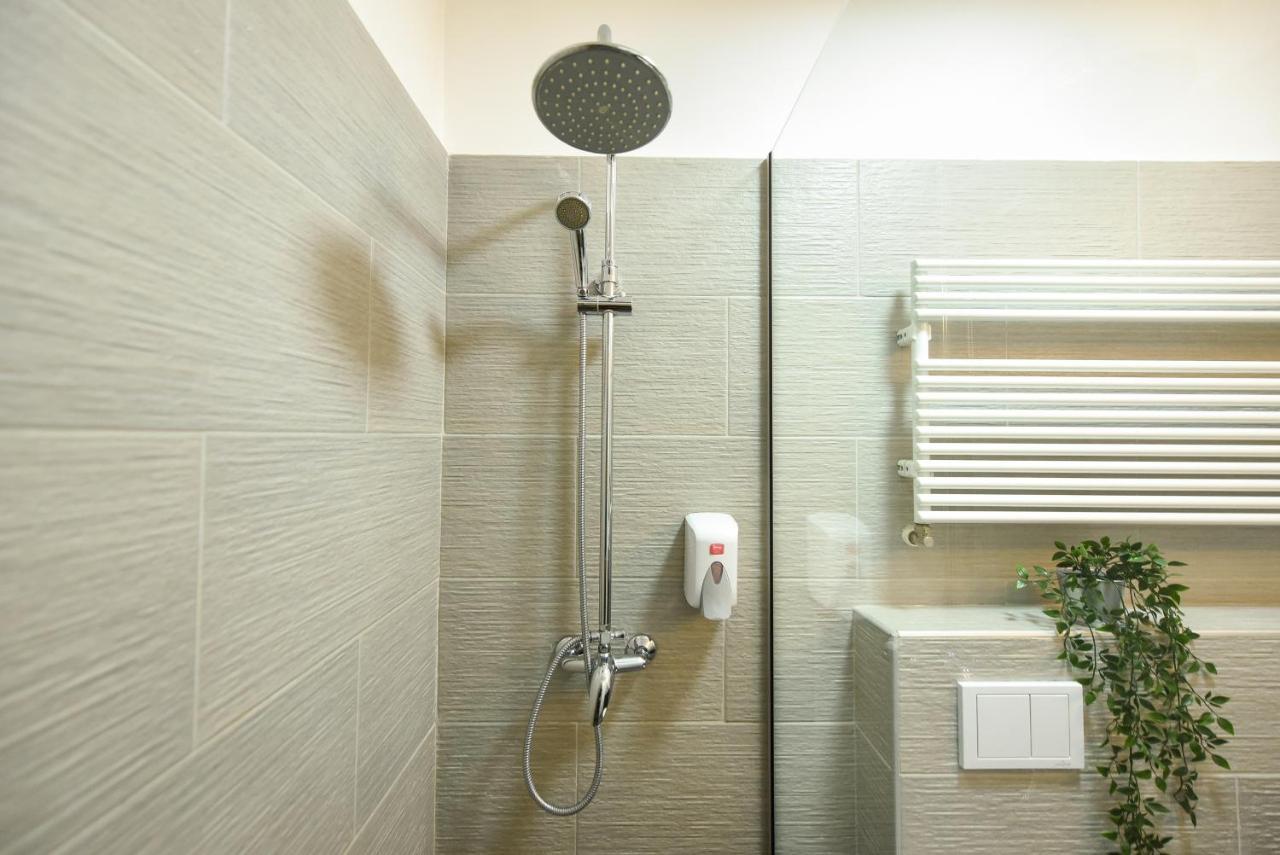 Read All About It - Stylish Central Studio Bucureşti Ngoại thất bức ảnh
